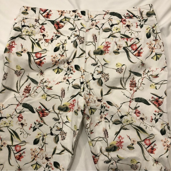 Reitmans floral capris - Picture 3 of 7